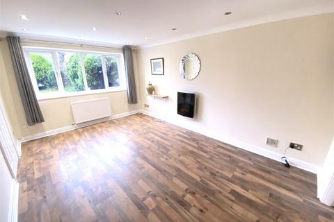 10 Carrbrook Drive, Royton, Oldham, OL2 6DD