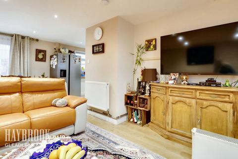 12 Lingfoot Close, Sheffield, S8 8DD