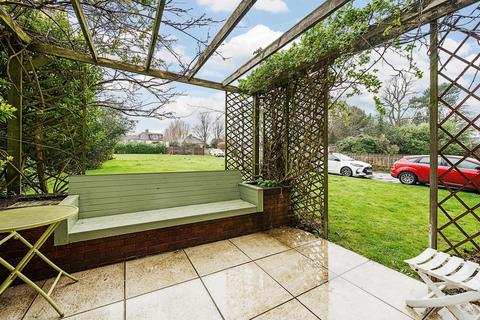 Flat 2, Chinnery Court, 44 Albemarle Road, Beckenham, BR3 5HN