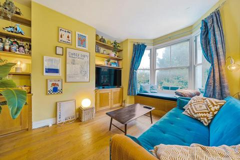 2 bedroom flat for sale - Worcester Gardens, Battersea