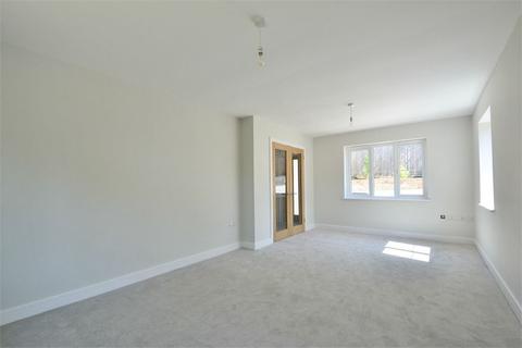 4 bedroom detached house to rent, Western Road, Haywards Heath RH16