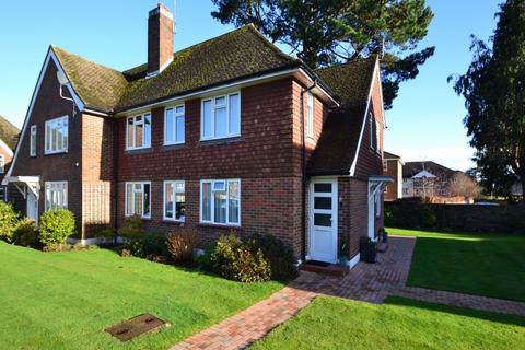 2 bedroom maisonette to rent, Church Road, Haywards Heath RH16