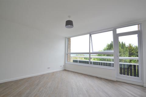 2 bedroom apartment to rent, Oathall Road, Haywards Heath RH16