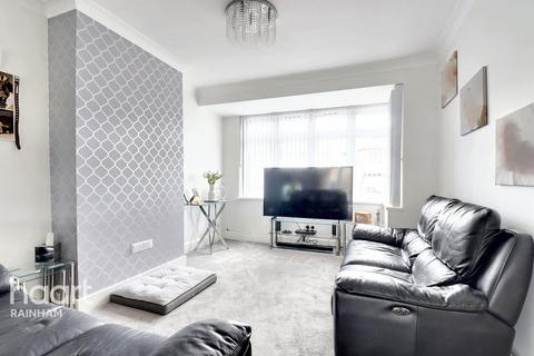 226 South End Road, Rainham, RM13 7XT