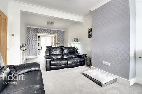 226 South End Road, Rainham, RM13 7XT