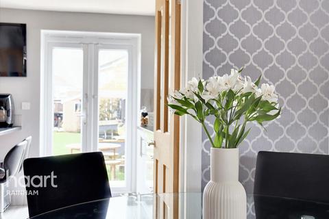 226 South End Road, Rainham, RM13 7XT