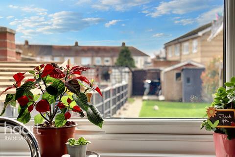 226 South End Road, Rainham, RM13 7XT