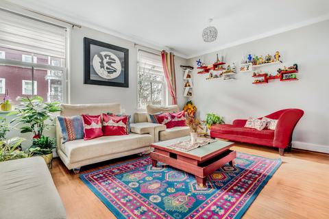 23 Lewiston Close, Worcester Park, KT4 8DL