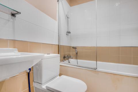 23 Lewiston Close, Worcester Park, KT4 8DL