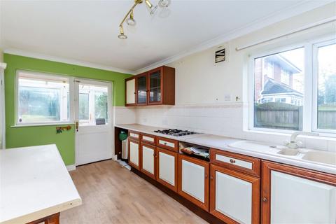 11 Beverley Close, Southport, PR9 8JS