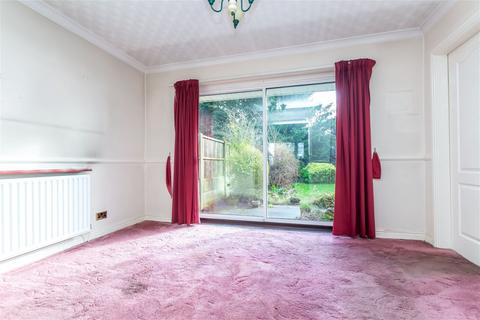 11 Beverley Close, Southport, PR9 8JS