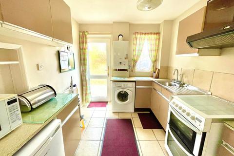 18 Heronfield, Englefield Green, Egham, TW20 0RG