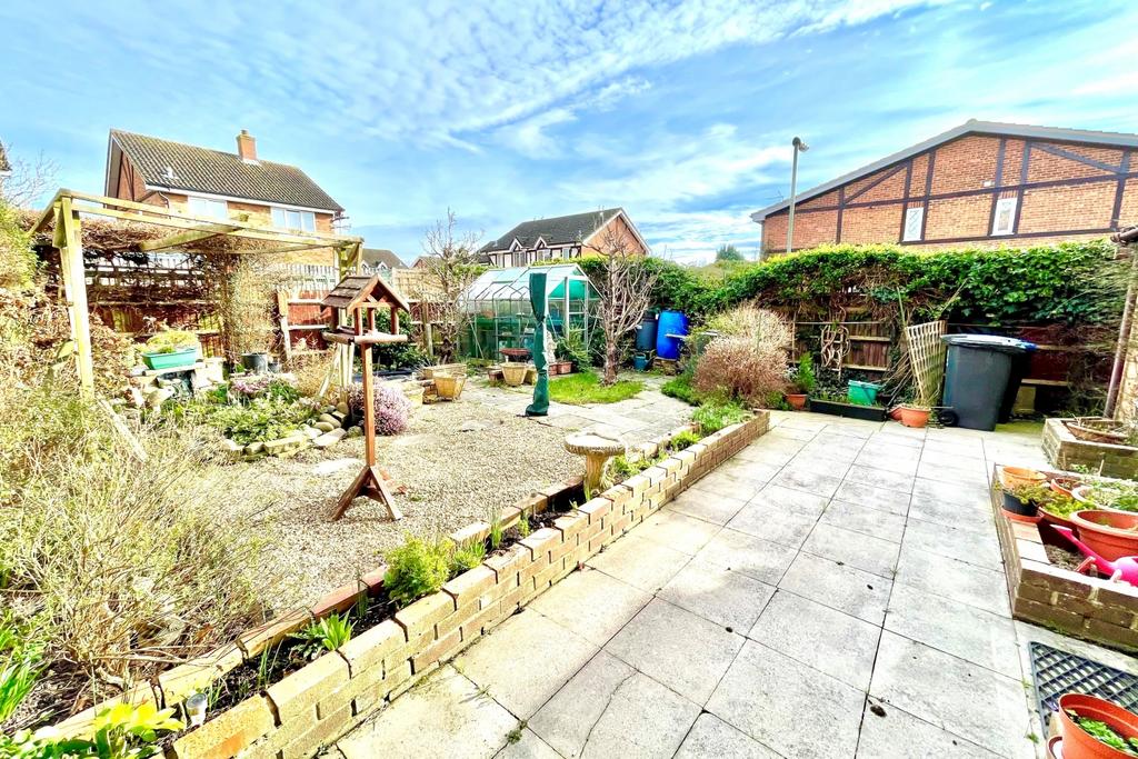 18 Heronfield GARDEN