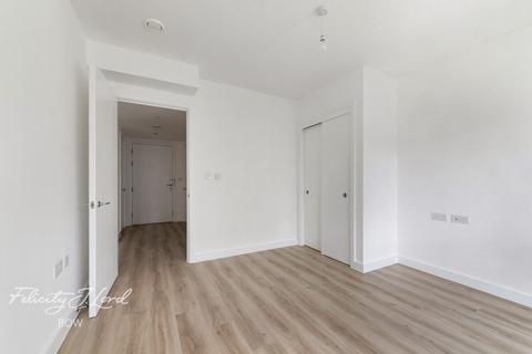 1 bedroom apartment for sale, Corner Place, London, E2