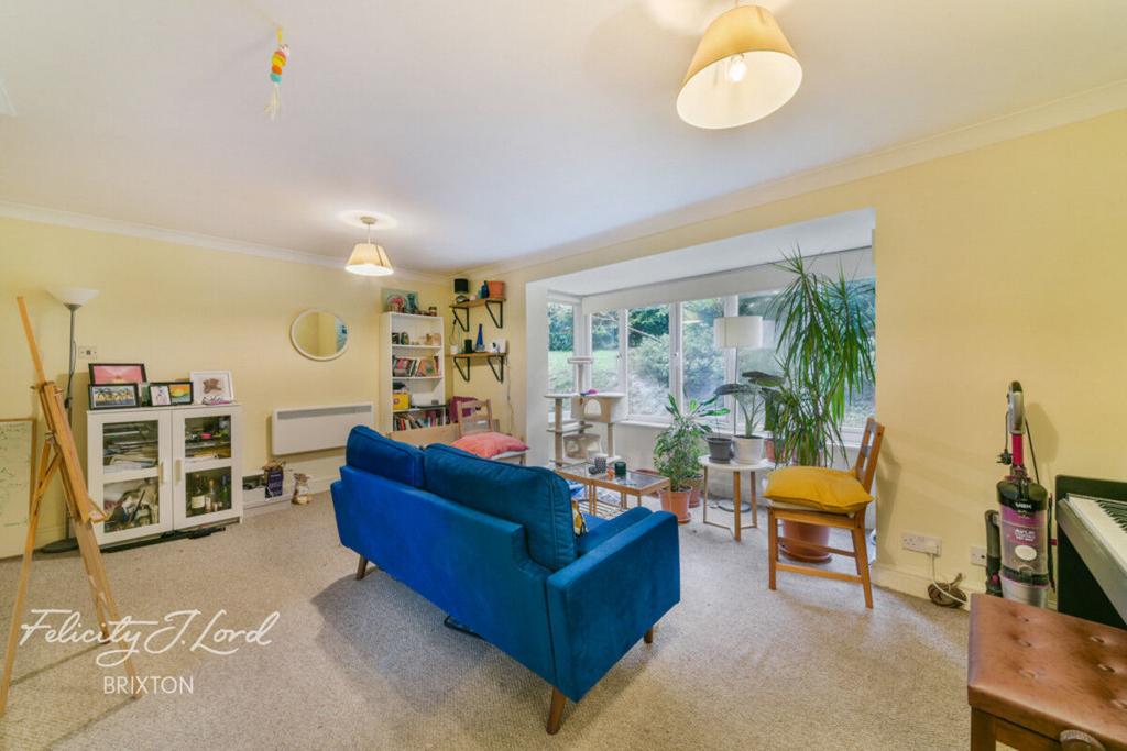 Linwood Close, London, SE5 1 bed terraced house for sale £350,000