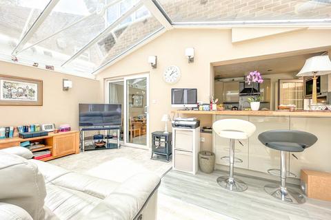 14 Ambleside Crescent, Farnham, GU9 0RZ
