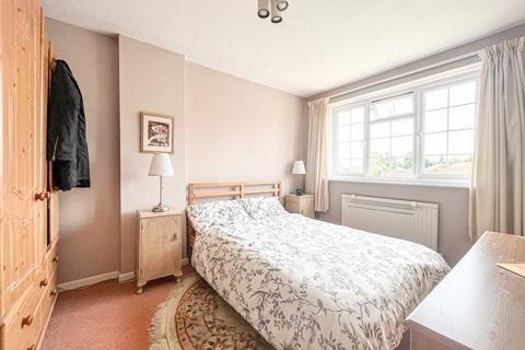 14 Ambleside Crescent, Farnham, GU9 0RZ