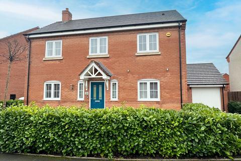 4 bedroom detached house for sale, Burnham Road, Wythall, B47 6AT