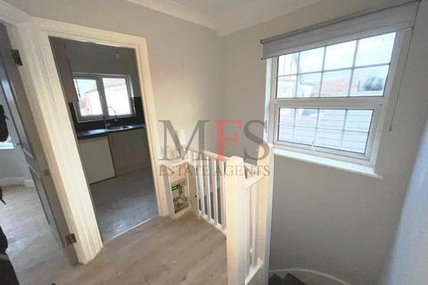 1 bedroom flat to rent - Harlington Road, Uxbridge, UB8