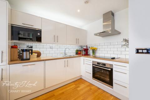1 bedroom apartment for sale, Millharbour, Isle Of Dogs, E14