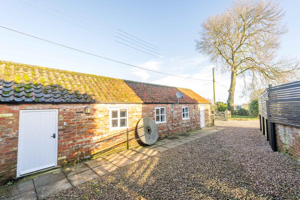 Mill Lane, Wrangle, Boston, PE22 2 bed barn for sale £189,950