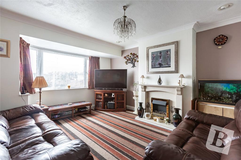 Golf Links Avenue, Gravesend, Kent, DA11 3 bed semidetached house for