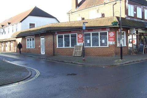 Shop to rent, High Street, Burnham