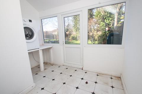 14 Midfield Way, Orpington, BR5 2QJ