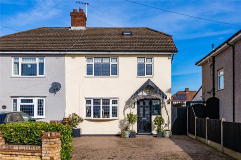 11 Walmer Close, Romford, RM7 8QH