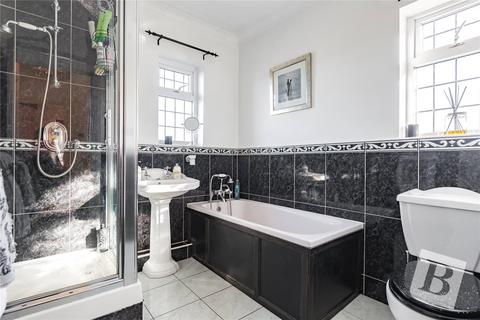 11 Walmer Close, Romford, RM7 8QH