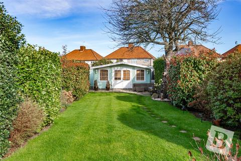 11 Walmer Close, Romford, RM7 8QH