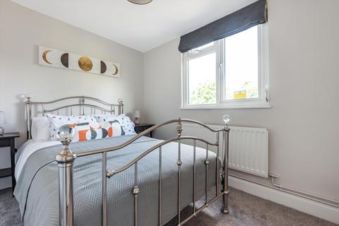 2 bedroom flat to rent, The Avenue, Ascot, Berkshire, SL5
