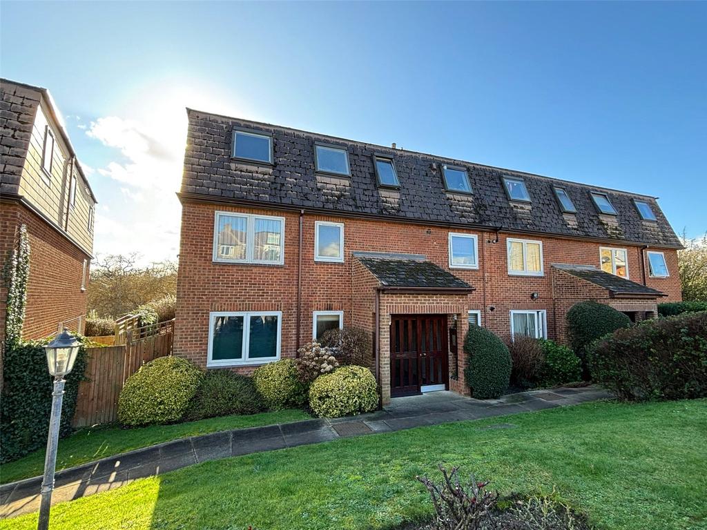 East East EN4 1 bed apartment for sale £330,000