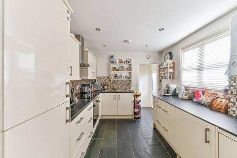 2 Alexandra Place, London, SE25 6JE