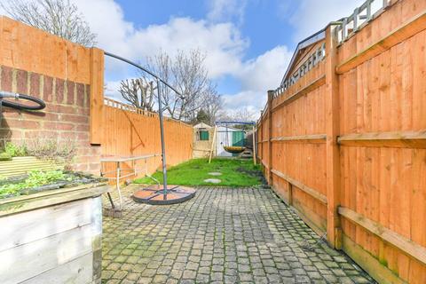 2 Alexandra Place, London, SE25 6JE