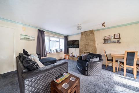 3 bedroom end of terrace house for sale - Troutbeck Walk, Camberley, Surrey, GU15
