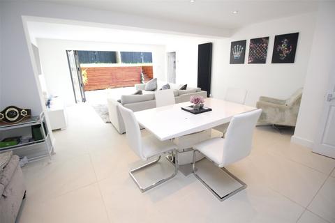 5 Glebe Close, Essendon, Hatfield, AL9 6HZ