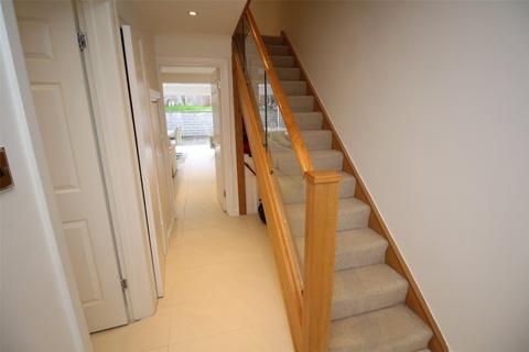5 Glebe Close, Essendon, Hatfield, AL9 6HZ
