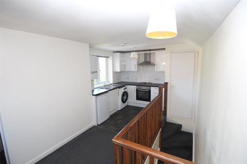 Studio to rent, East Barnet Road, New Barnet EN4