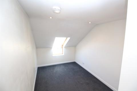 Studio to rent, East Barnet Road, New Barnet EN4