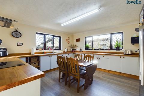 4 bedroom detached bungalow for sale, Main Street, Osgodby, LN8