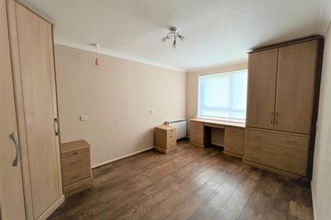 2 bedroom flat for sale, Glenside Court, Penylan, Cardiff, CF23