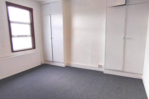 35 Ravenshurst Avenue, London, NW4 4EG