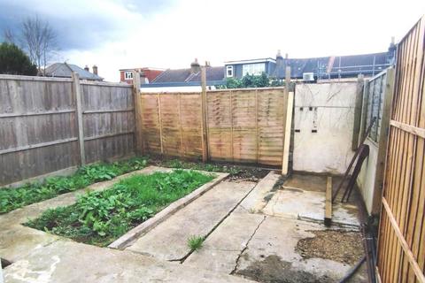 35 Ravenshurst Avenue, London, NW4 4EG