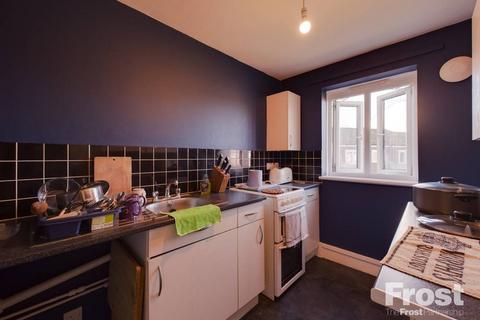 1 bedroom apartment for sale - Dunmow Close, Feltham, Greater London, TW13