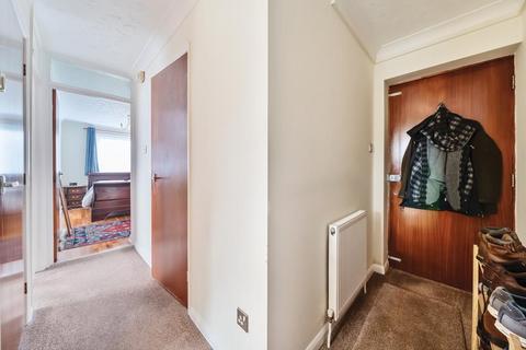 1 bedroom flat for sale, Staines-upon-Thames,  Surrey,  TW18