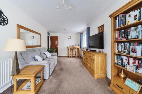 1 bedroom flat for sale, Staines-upon-Thames,  Surrey,  TW18