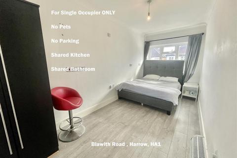 1 bedroom in a house share to rent, Blawith Road, Harrow