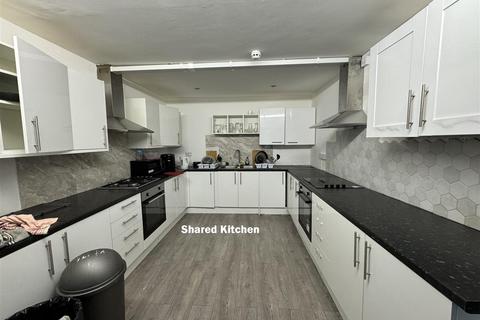 1 bedroom in a house share to rent, Blawith Road, Harrow