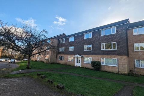 2 bedroom apartment to rent, Ridgeway Court, Redhill